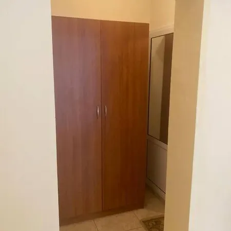 Apartment 6 *
